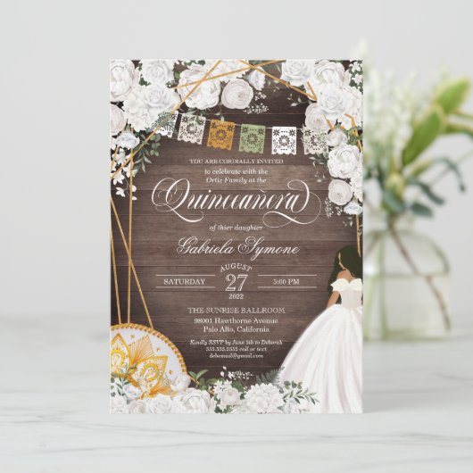 White Floral Eleganter Western Charro Quinceanera Einladung (Stehend Vorderseite)