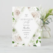 White Floral Graduation Party Einladung (Stehend Vorderseite)