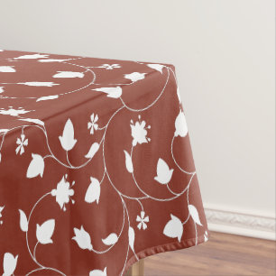 White Floral on Burnt Umber Tischdecke