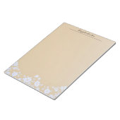 White Floral on Tan Notizblock (angewinkelt)