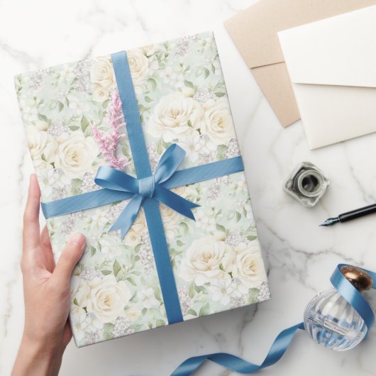 White Floral Romantic Wedding Geschenkpapier (Schenken)