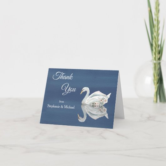 White Floral Swan on Blue Wedding Dankeskarte (Vorderseite)