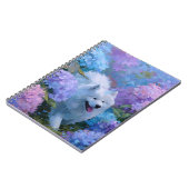 White Fluffy Dog im Hydrangeas-Notebook Notizblock (Linke Seite)