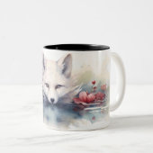 White Fox Lotus auf der Wasser-Tasse Zweifarbige Tasse (VorderseiteRechts)