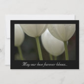 White Garden Tulips Spring Wedding Einladung (Vorderseite)