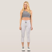 White Geometric Diamond: Benutzerdefinierter Text Capri Leggings (Vorderseite)