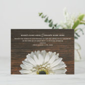 White Gerbera & Barnwood Rustic Wedding Einladung (Stehend Vorderseite)