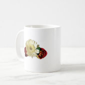 White Gerbera Daisy mit Rosenknospe Kaffeetasse (Vorderseite Links)
