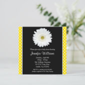 White Gerbera Daisy Yellow Polka Dot Baby Dusche Einladung (Stehend Vorderseite)