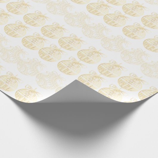 White Gift Wrap with Gold Ornaments Geschenkpapier (Ecke)