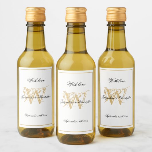 White & Gold Elegante Monogram Chic Wedding Mini Weinetikett (Flaschen)