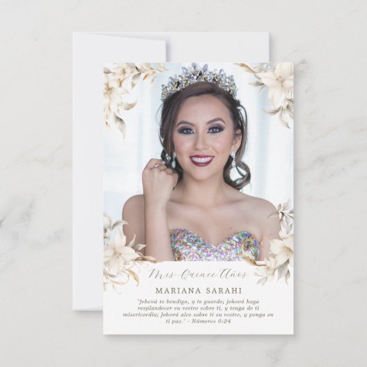 White Gold Silver Winter Florals Quinceañera Dankeskarte (Rückseite)