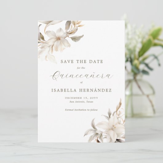 White Gold Silver Winter Florals Quinceañera Save The Date (Stehend Vorderseite)