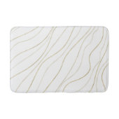 White & Gold Wavy Lines Modernes Glam Badematte (Vorderseite)
