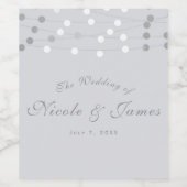 White Gray String Lights Moderner Chic Wedding Win Weinetikett (Einzelnes Label)