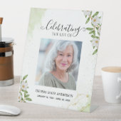 White & Green Floral Memorial Funeral Sockelschild (In Situ)