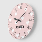 White Hearts on Pink Personalized Wall Clock Große Wanduhr (Winkel)