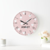 White Hearts on Pink Personalized Wall Clock Große Wanduhr (Zuhause)