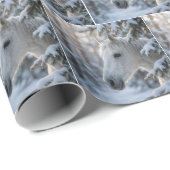 White Horse In Snowy Pine Tree Geschenkpapier (Rolleneckpunkt)