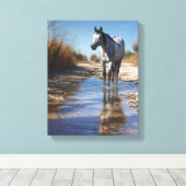 White Horse Shallow Stream Reflection Art Leinwanddruck (Insitu (Holzboden))