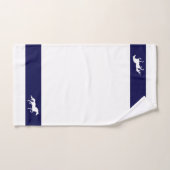 White Horse Silhouette auf Navy Blue & White Badhandtuch Set (Handtuch)