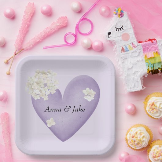 White Hydrangea auf Lila Pappteller (Party)