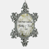 White Hydrangea Blume Erste Weihnachtsfeier Schneeflocken Zinn-Ornament (Links)