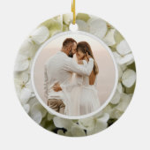 White Hydrangea Erstes Weihnachtsfest Foto Keramik Ornament (Hinten)