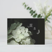 White Hydrangea Wedding Response RSVP Card Karte (Stehend Vorderseite)