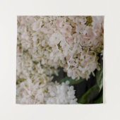 WHITE HYDRANGEAS IN BLOOM WANDTEPPICH (Vorderseite (Horizontal))