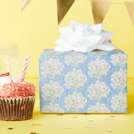 White Hydrangeas On Watercolor Blue  Geschenkpapier (Geburtstagsparty)