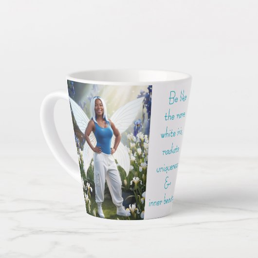 White Iris Fairy Milchtasse (Linke Ecke)