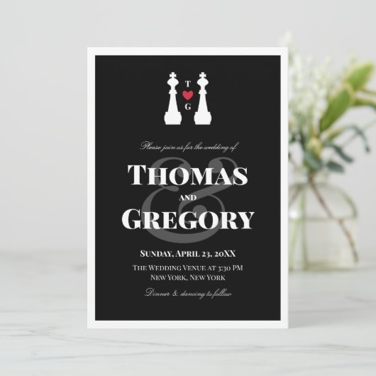 White King Schach Pieces Gay Wedding Einladung (Stehend Vorderseite)
