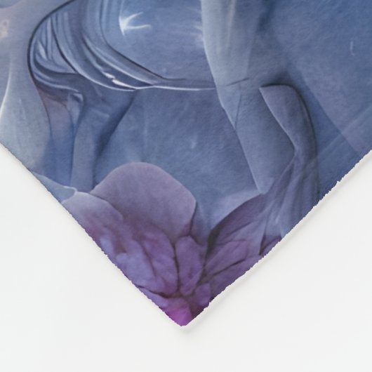 White Kitten in Fantasy Ice Kingdom Fleecedecke (Ecke)