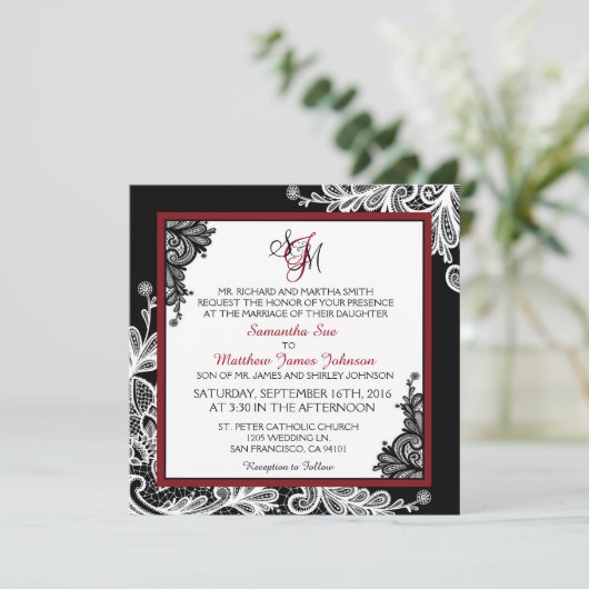 White Lace Black Modern Goth Wedding Einladung (Stehend Vorderseite)