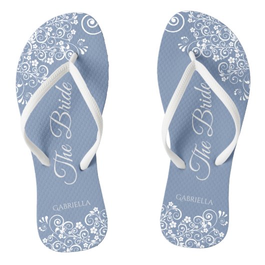 White Lace on Dusty Blue Elegant Bride's Wedding Badesandalen (Fußbett)