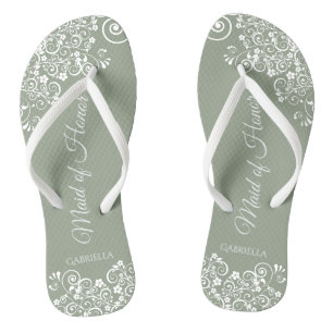 White Lace on Sage Green Trauzeugin Wedding Badesandalen