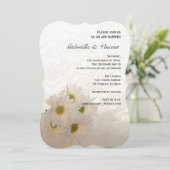 White Lace und Daisy Blume Hochzeit Einladung (Stehend Vorderseite)