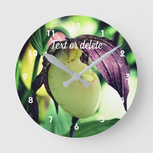 White Lady Slipper Orchid Blume Personalisiert Runde Wanduhr (Vorderseite)