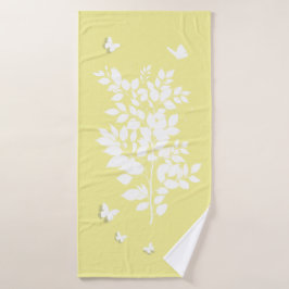 White leafy branch and butterflies in profile badehandtuch