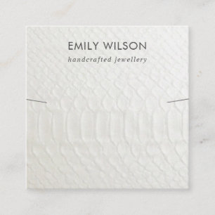 WHITE LEATHER TEXTURE NECKLACE BRACELET DISPLAY QUADRATISCHE VISITENKARTE