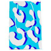 White Leopard Print Blue Navy Mittlere Geschenktüte (Vorderseite)