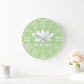 White Lotus Flower Namaste Yoga Große Wanduhr (Zuhause)