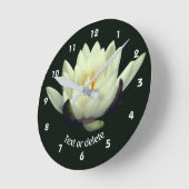 White Lotus Lily Flower Personalized Runde Wanduhr (Winkel)