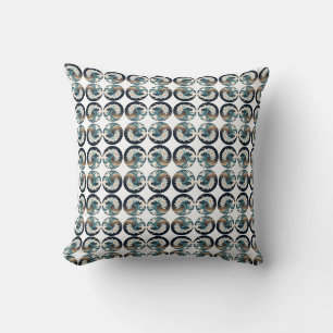 White Lotus & Ocean Wave - Eleganz in Motion Kissen
