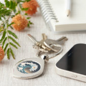 White Lotus & Ocean Wave - Eleganz in Motion Schlüsselanhänger (Seite)