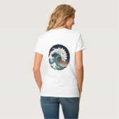 White Lotus & Ocean Wave - Eleganz in Motion T-Shirt (Rückseite Vollansicht)