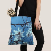 White Magnolia Bloom Blue Sky Tasche (Von Nahem)