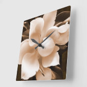 White Magnolia Blume Sepia Schwarzer Hintergrund Quadratische Wanduhr (Winkel)
