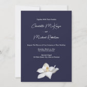 White Magnolia Elegante Floral auf Hochzeit der Ma Einladung (Vorderseite)